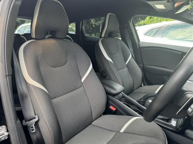 ボルボ Ｖ４０クロスカントリー Ｄ４ ダイナミック エディション ディーゼルターボ R1年 (東北) 99