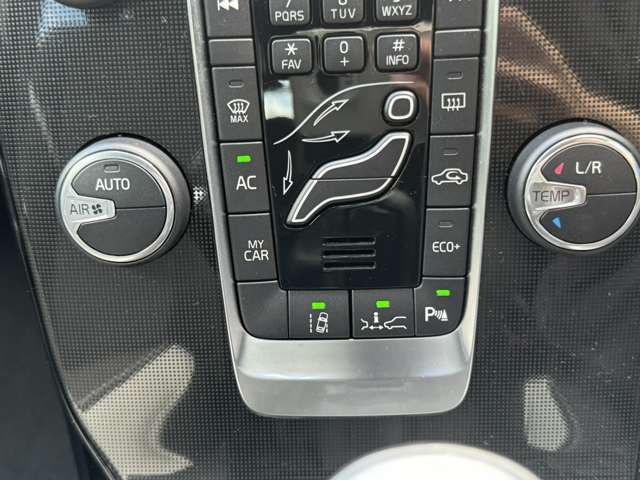 ボルボ Ｖ４０クロスカントリー Ｄ４ ダイナミック エディション ディーゼルターボ R1年 (東北) 99