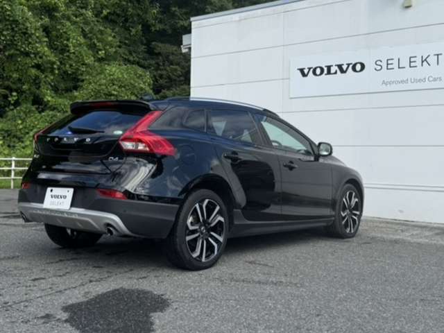 ボルボ Ｖ４０クロスカントリー Ｄ４ ダイナミック エディション ディーゼルターボ R1年 (東北) 99