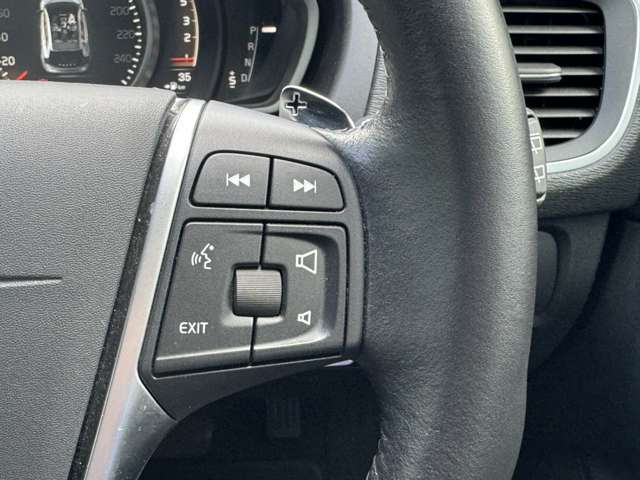 ボルボ Ｖ４０クロスカントリー Ｄ４ ダイナミック エディション ディーゼルターボ R1年 (東北) 99