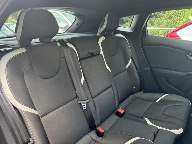 ボルボ Ｖ４０クロスカントリー Ｄ４ ダイナミック エディション ディーゼルターボ R1年 (東北) 99