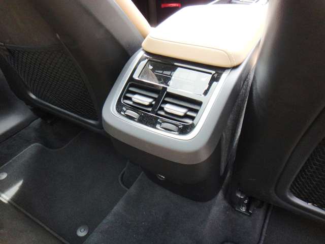 ボルボ ＸＣ６０ Ｄ４ ＡＷＤ インスクリプション ディーゼルターボ ４ＷＤ R1年 (東北) 99