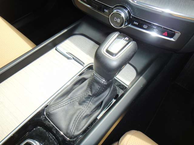 ボルボ ＸＣ６０ Ｄ４ ＡＷＤ インスクリプション ディーゼルターボ ４ＷＤ R1年 (東北) 99