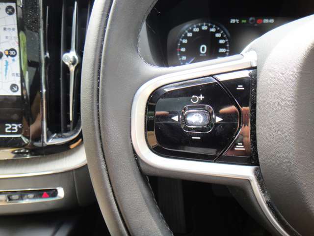 ボルボ ＸＣ６０ Ｄ４ ＡＷＤ インスクリプション ディーゼルターボ ４ＷＤ R1年 (東北) 99