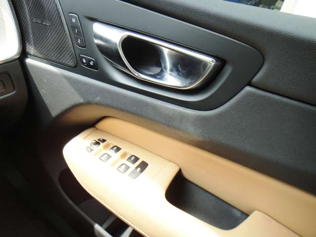 ボルボ ＸＣ６０ Ｄ４ ＡＷＤ インスクリプション ディーゼルターボ ４ＷＤ R1年 (東北) 99