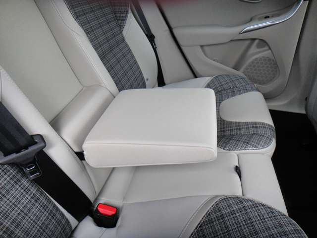 ボルボ Ｖ４０ Ｔ３　タックエディション H30年 (東北) 99