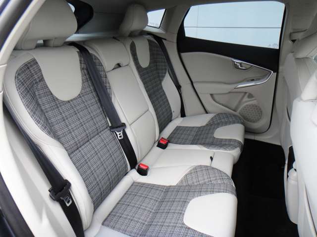 ボルボ Ｖ４０ Ｔ３　タックエディション H30年 (東北) 99