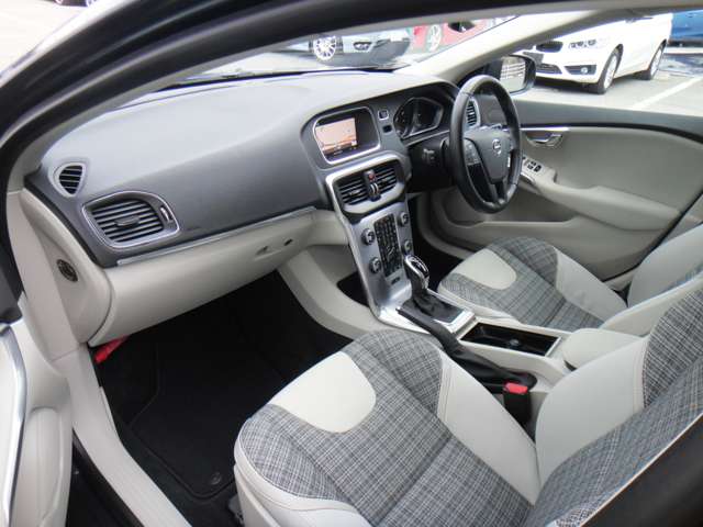 ボルボ Ｖ４０ Ｔ３　タックエディション H30年 (東北) 99