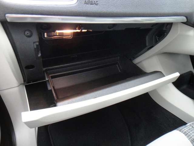 ボルボ Ｖ４０ Ｔ３　タックエディション H30年 (東北) 99