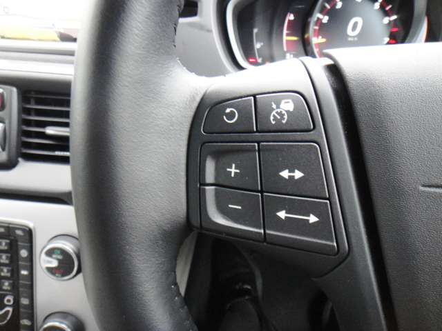 ボルボ Ｖ４０ Ｔ３　タックエディション H30年 (東北) 99