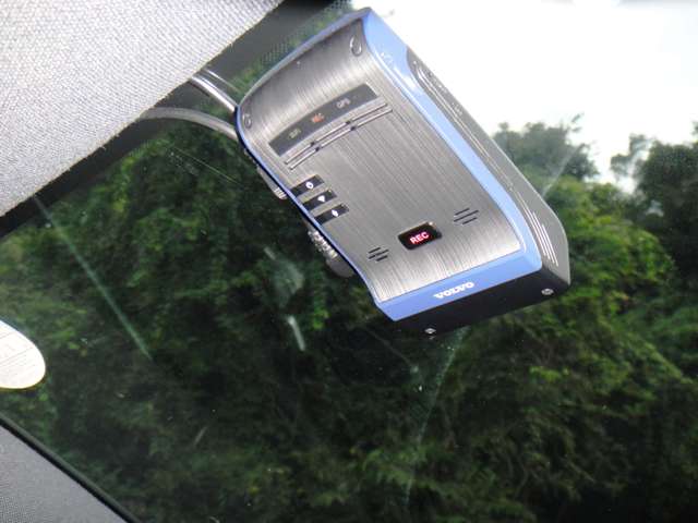 ボルボ ＸＣ４０ Ｂ４ ＡＷＤ インスクリプション ４ＷＤ R2年 (東北) 99