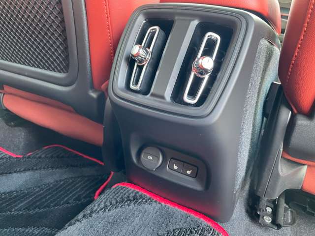 ボルボ ＸＣ４０ Ｂ４ ＡＷＤ インスクリプション ４ＷＤ R2年 (東北) 99