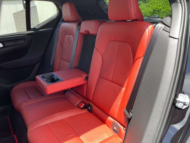 ボルボ ＸＣ４０ Ｂ４ ＡＷＤ インスクリプション ４ＷＤ R2年 (東北) 99