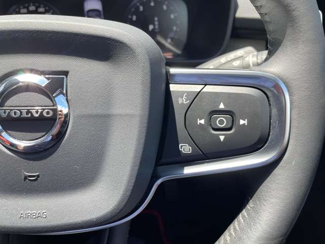 ボルボ ＸＣ４０ Ｂ４ ＡＷＤ インスクリプション ４ＷＤ R2年 (東北) 99