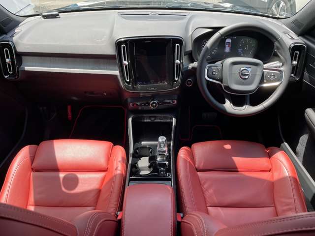 ボルボ ＸＣ４０ Ｂ４ ＡＷＤ インスクリプション ４ＷＤ R2年 (東北) 99