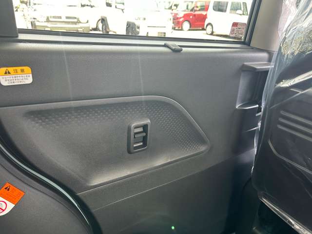 ダイハツ タント ６６０ ファンクロス ４ＷＤ R6年 () 99