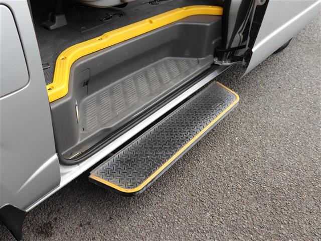 トヨタ ハイエースバン ２．７ ウェルキャブ Ｄタイプ スーパーロング H21年 (関東) 99