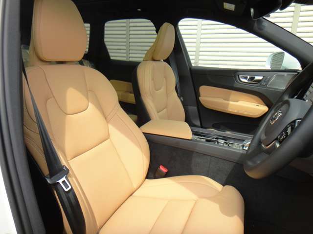 ボルボ ＸＣ６０ アルティメット Ｂ５ ＡＷＤ ４ＷＤ R6年 (東北) 99