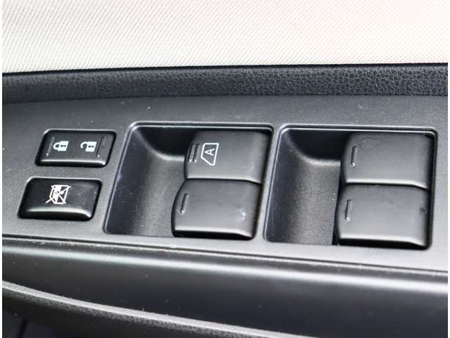 日産 ノート １．２ Ｘ Ｖセレクション R2年 (関東) 99