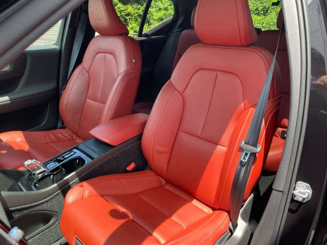 ボルボ ＸＣ４０ Ｂ４ ＡＷＤ インスクリプション ４ＷＤ R2年 (東北) 99