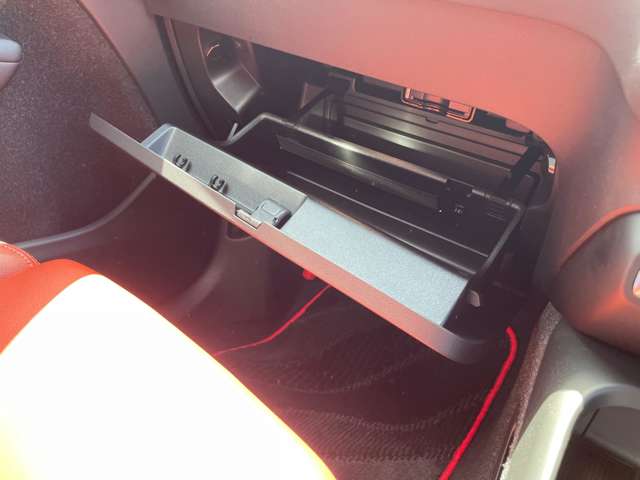 ボルボ ＸＣ４０ Ｂ４ ＡＷＤ インスクリプション ４ＷＤ R2年 (東北) 99