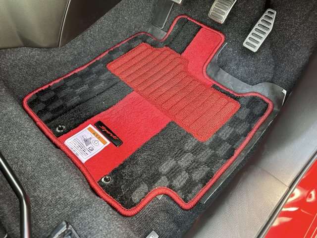 スズキ スイフト スポーツ １．４ R5年 (東海) 99