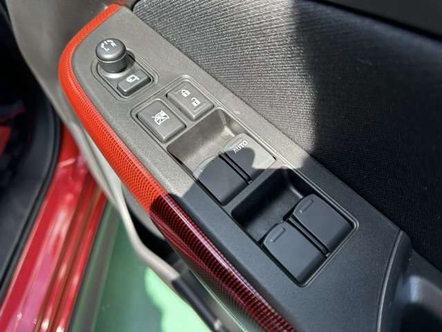 スズキ スイフト スポーツ １．４ R5年 (東海) 99