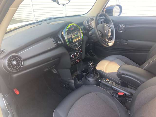 ミニ ミニ クーパー ３ドア ＤＣＴ R2年 (近畿) 99