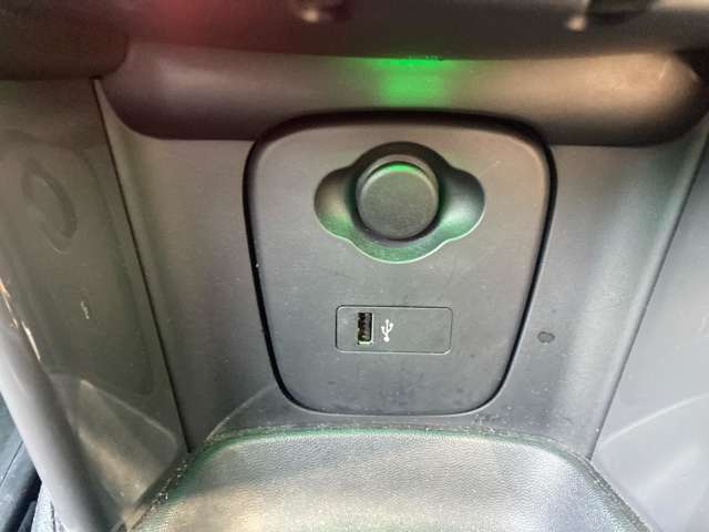 ミニ ミニ クーパー ３ドア ＤＣＴ R2年 (近畿) 99