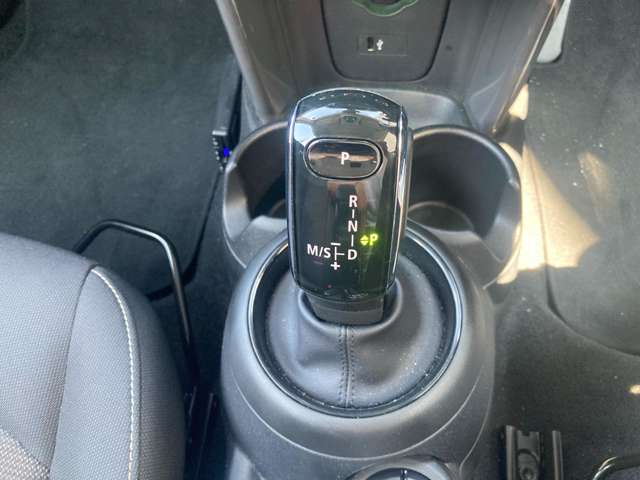 ミニ ミニ クーパー ３ドア ＤＣＴ R2年 (近畿) 99