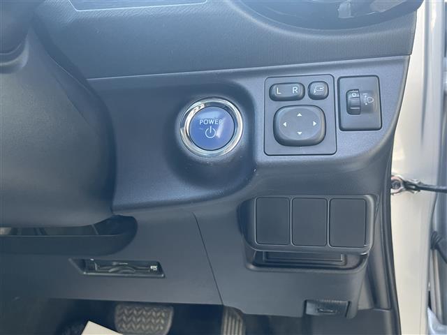 トヨタ アクア １．５ Ｓ H28年 (東海) 99