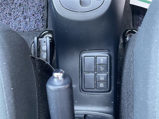 トヨタ アクア １．５ Ｓ H28年 (東海) 99