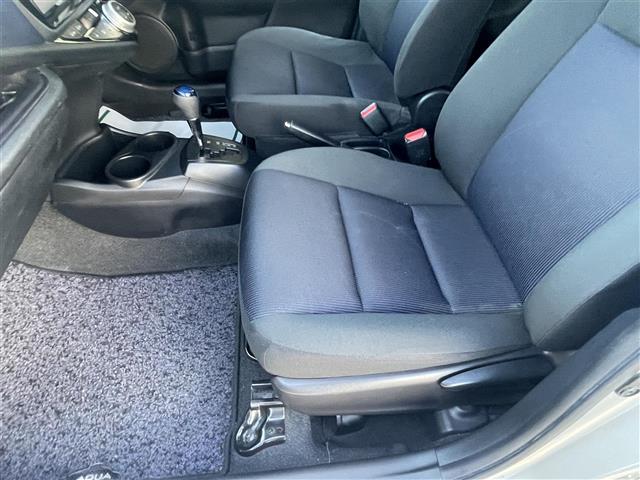 トヨタ アクア １．５ Ｓ H28年 (東海) 99