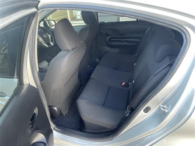 トヨタ アクア １．５ Ｓ H28年 (東海) 99