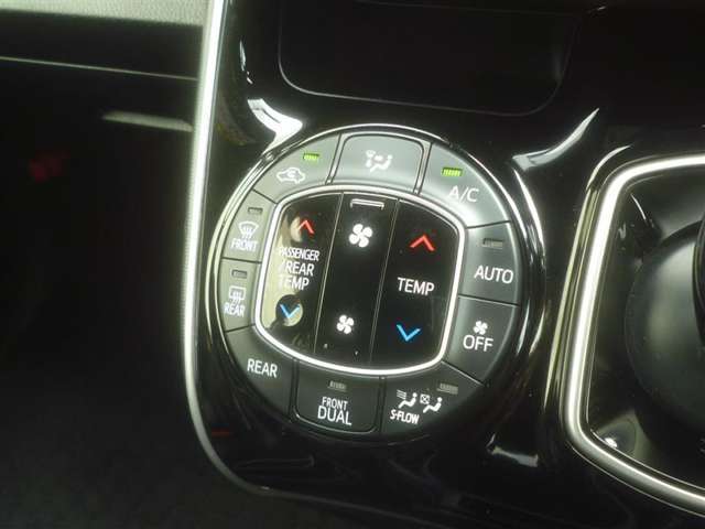 トヨタ エスクァイア　ハイブリッド １．８ ハイブリッド ＧＩ H30年 (東北) 99