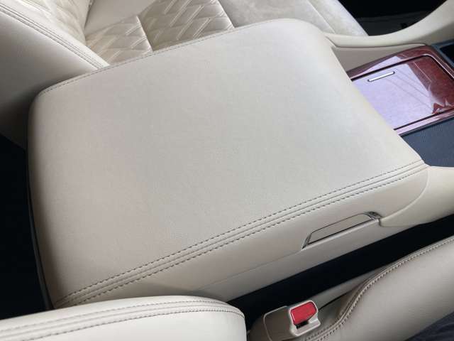 トヨタ ヴェルファイア　ハイブリッド ハイブリッド ２．５ Ｖ Ｅ－ＦＯＵＲ ４ＷＤ H28年 (東北) 99