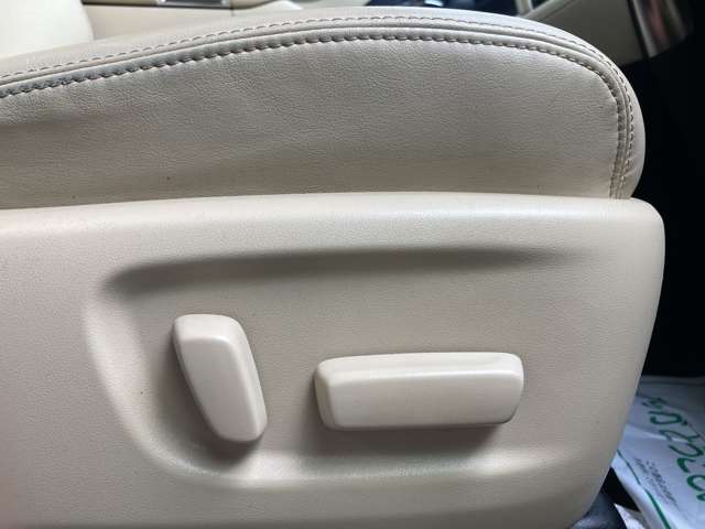 トヨタ ヴェルファイア　ハイブリッド ハイブリッド ２．５ Ｖ Ｅ－ＦＯＵＲ ４ＷＤ H28年 (東北) 99