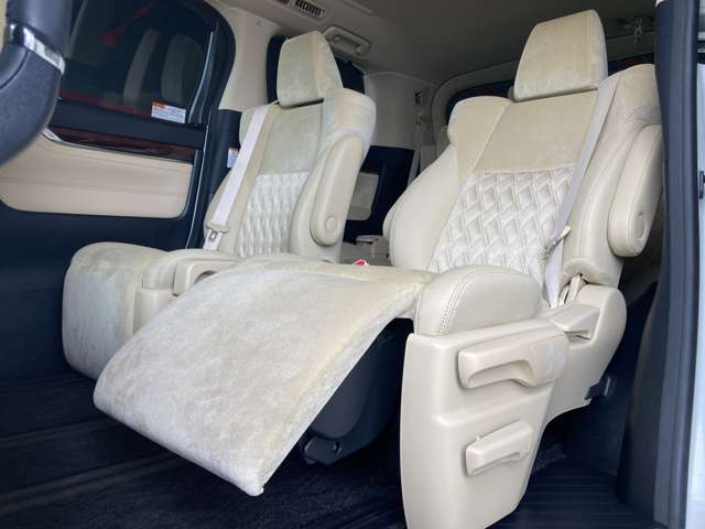 トヨタ ヴェルファイア　ハイブリッド ハイブリッド ２．５ Ｖ Ｅ－ＦＯＵＲ ４ＷＤ H28年 (東北) 99