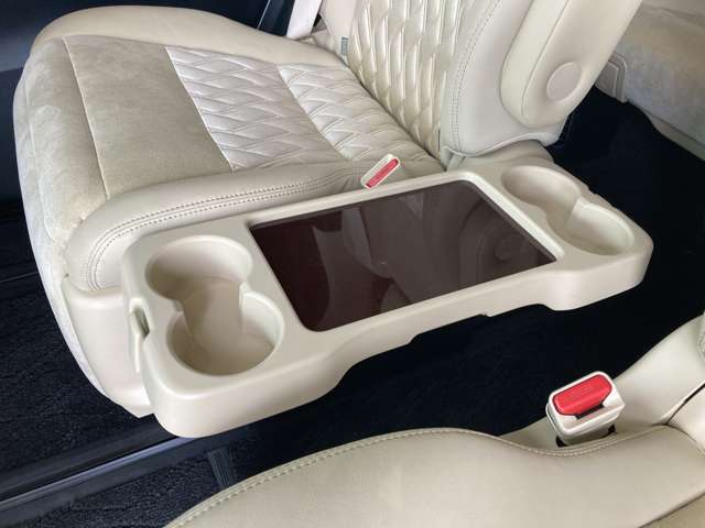 トヨタ ヴェルファイア　ハイブリッド ハイブリッド ２．５ Ｖ Ｅ－ＦＯＵＲ ４ＷＤ H28年 (東北) 99