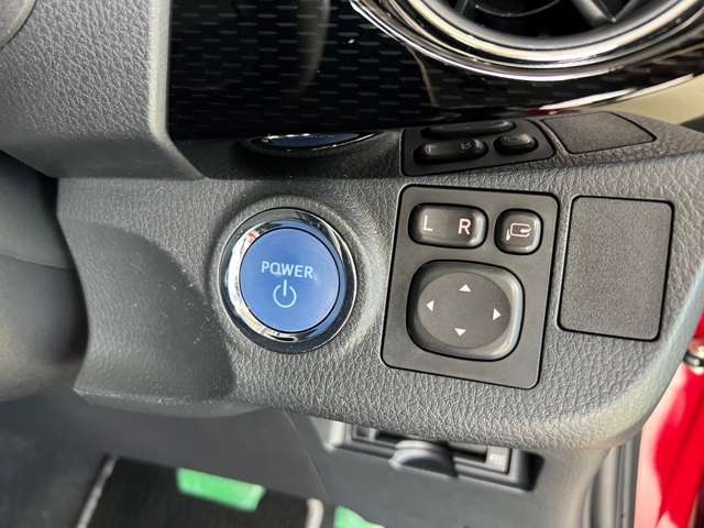 トヨタ ヴィッツ　ハイブリッド １．５ ハイブリッド Ｆ セーフティ エディションＩＩＩ R1年 (東北) 99