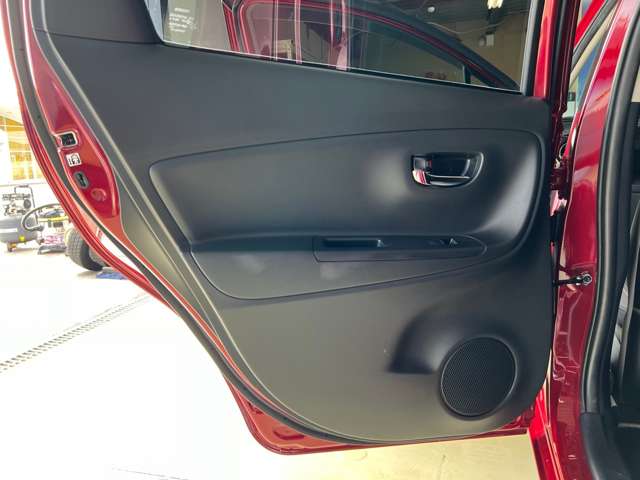 トヨタ ヴィッツ　ハイブリッド １．５ ハイブリッド Ｆ セーフティ エディションＩＩＩ R1年 (東北) 99