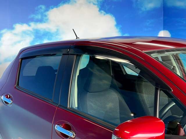 トヨタ ヴィッツ　ハイブリッド １．５ ハイブリッド Ｆ セーフティ エディションＩＩＩ R1年 (東北) 99