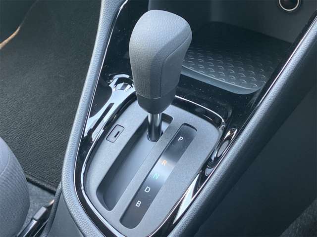 トヨタ ヤリス １．０ Ｇ R5年 (東海) 99