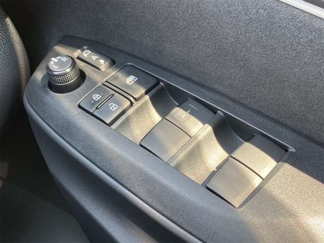 トヨタ ヤリス １．０ Ｇ R5年 (東海) 99