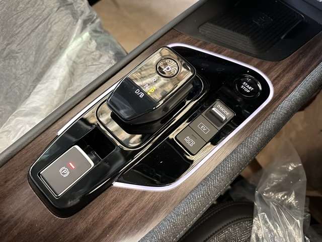 日産 ノートオーラ １．２ Ｇ R5年 (東海) 99