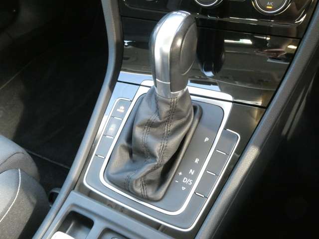 フォルクスワーゲン ゴルフ ＴＳＩ　ハイライン H26年 (関東) 99