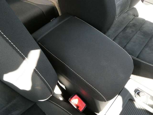 フォルクスワーゲン ゴルフ ＴＳＩ　ハイライン H26年 (関東) 99