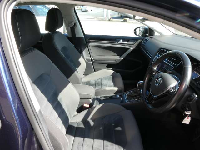 フォルクスワーゲン ゴルフ ＴＳＩ　ハイライン H26年 (関東) 99