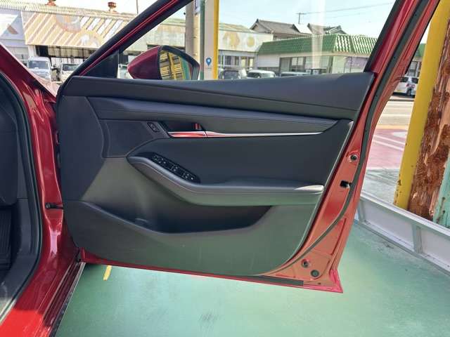 マツダ ＭＡＺＤＡ３　ファストバック ２．０ Ｘ スマートエディション R3年 (東海) 99