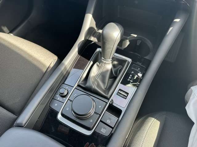 マツダ ＭＡＺＤＡ３　ファストバック ２．０ Ｘ スマートエディション R3年 (東海) 99